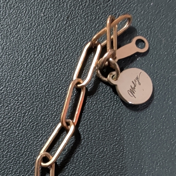 Gold Chain Necklace - Picture 2 of 2